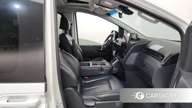 Hyundai Staria 2022 Белый из Кореи, фото 2