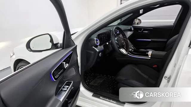 Mercedes-Benz C-Class W206 2023 Белый из Кореи, фото 2