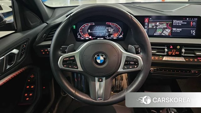 BMW 1 Series (F40) 2023 Серебристо-серый из Кореи, фото 2