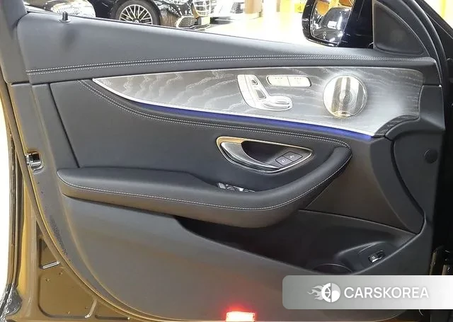 Mercedes-Benz E-Class W213 2023 Серый из Кореи, фото 2