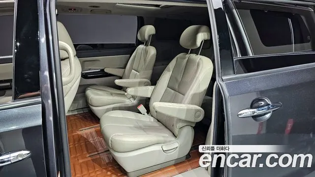 Kia The New Carnival 2019 Серый из Кореи, фото 2