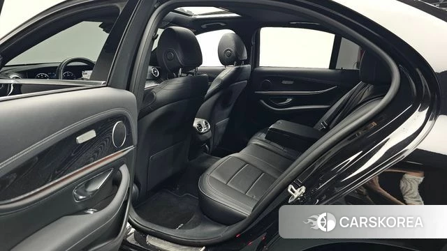 Mercedes-Benz E-Class W213 2021 Черный из Кореи, фото 2