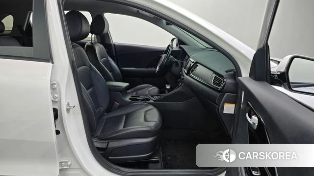 Kia Niro 2018 Белый из Кореи, фото 2