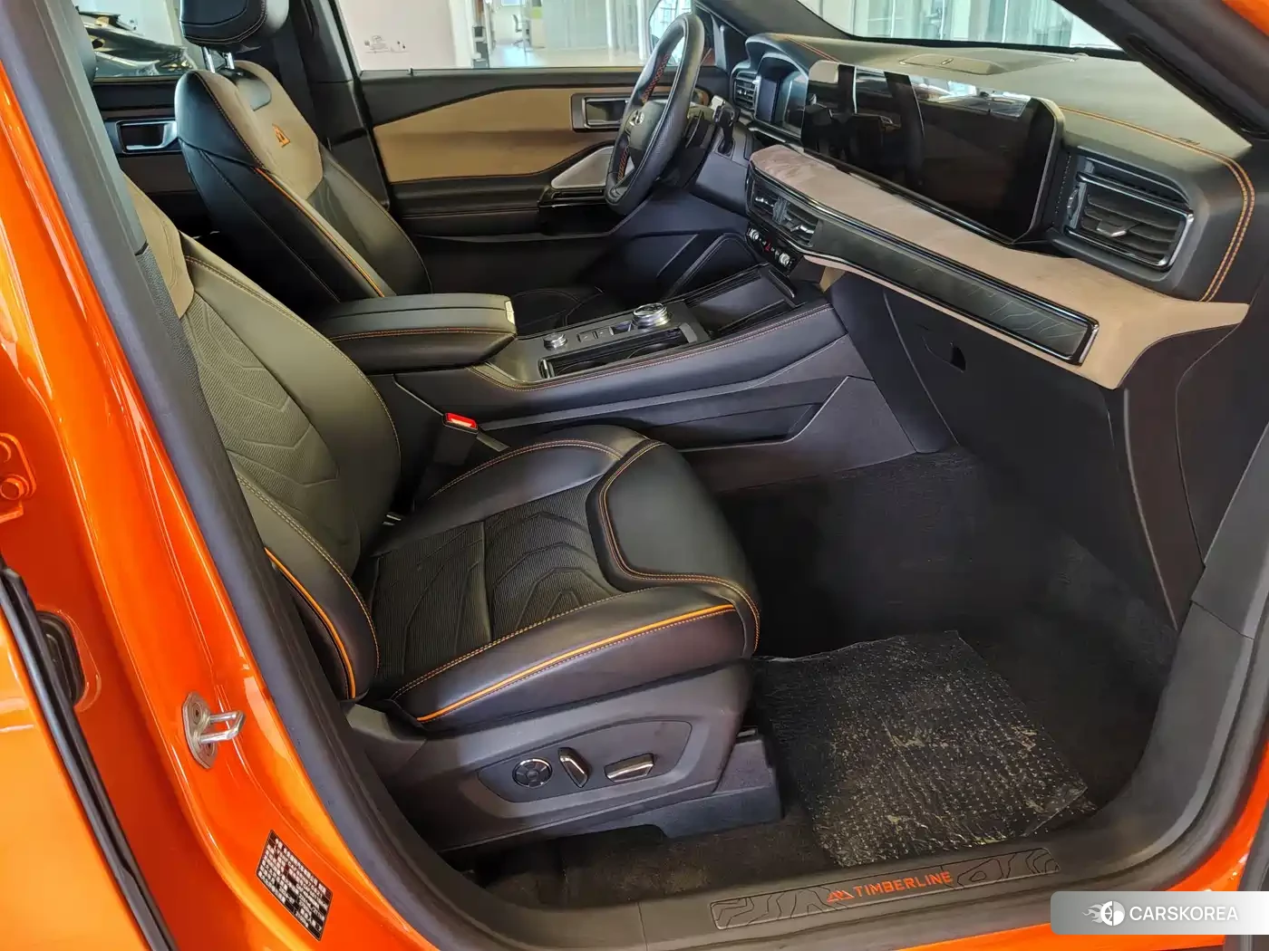 Ford Explorer 2024 Yellow/orange из Китая, фото 2