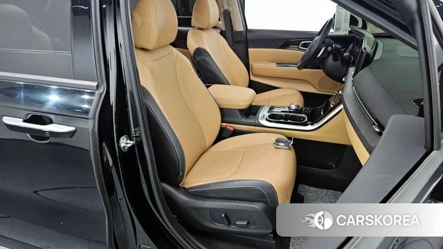 Kia Carnival 4th generation 2023 Черный из Кореи, фото 2