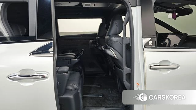 Toyota Alphard 4th Generation 2024 Белый из Кореи, фото 2
