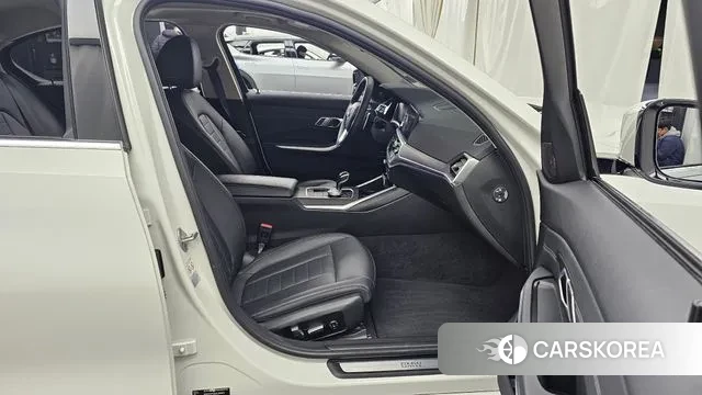 BMW 3 Series (G20) 2020 Белый из Кореи, фото 2