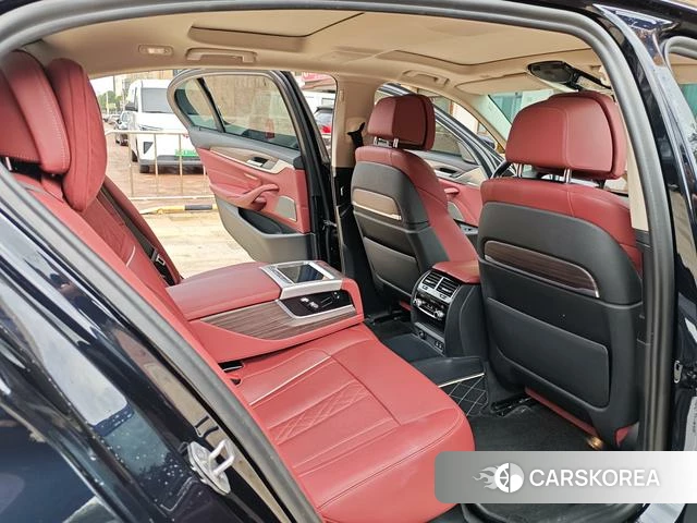 BMW 5 series 2022 Черный из Китая, фото 2
