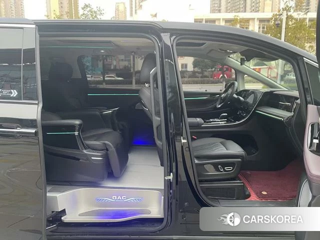 GAC Trumpchi Trumpchi M8 2023 Черный из Китая, фото 2