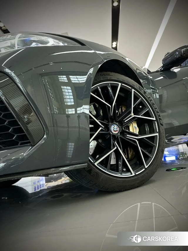 BMW M8 2021 Темно-серый из Китая, фото 2
