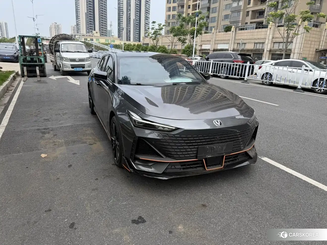 Chang'an UNI-V 2022 Silver/gray из Китая, фото 2