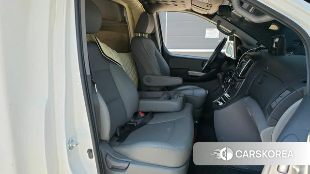 Hyundai The New Grand Starex 2021 Белый из Кореи, фото 2