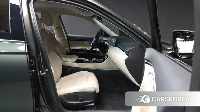 Genesis GV70 2024 Серый из Кореи, фото 2