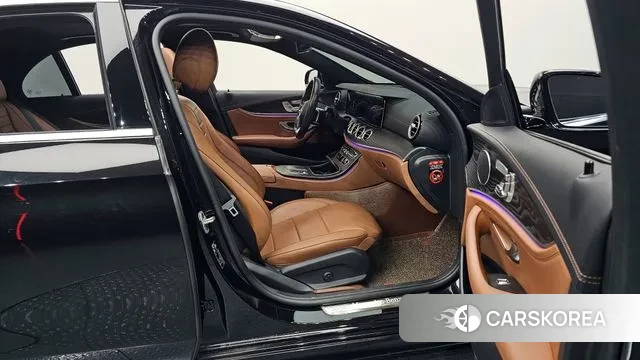 Mercedes-Benz E-Class W213 2021 Черный из Кореи, фото 2