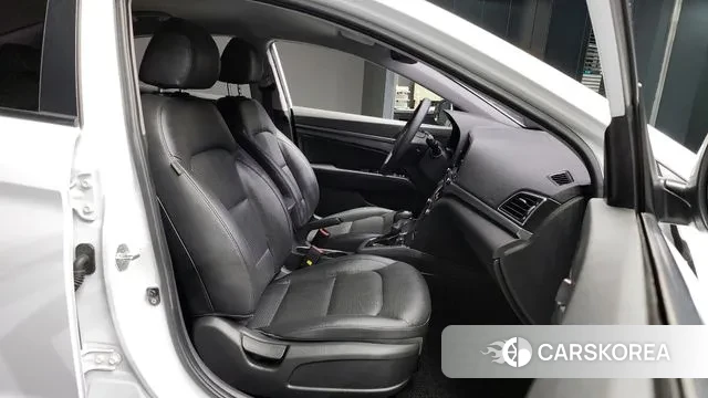 Hyundai Avante AD 2018 Белый из Кореи, фото 2