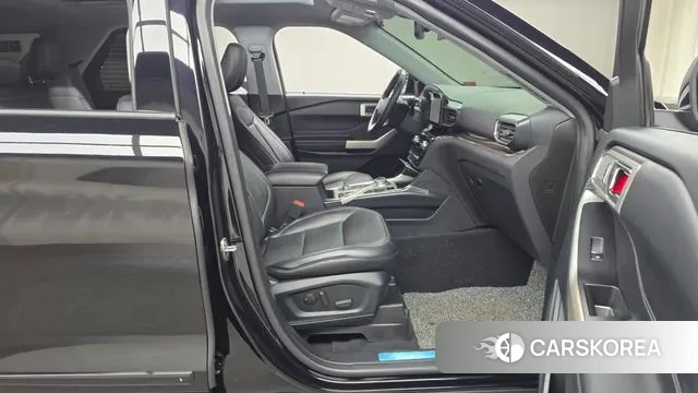 Ford Explorer 6th Generation 2021 Черный из Кореи, фото 2