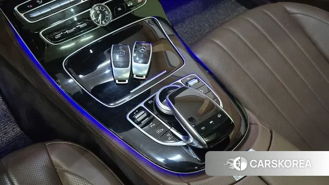 Mercedes-Benz E-Class W213 2019 Черный из Кореи, фото 2