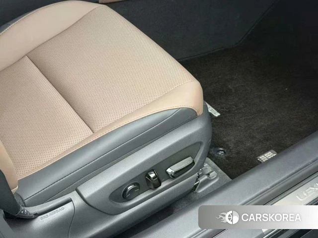 Lexus ES 2025 Черный из Китая, фото 2