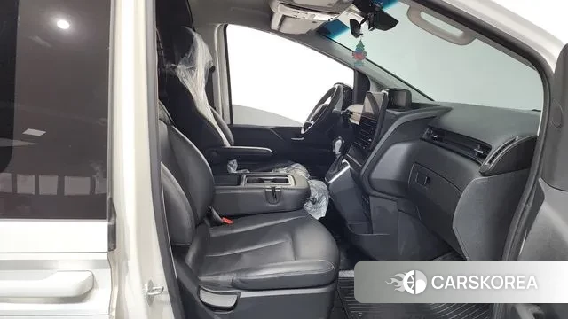 Hyundai Staria 2023 Белый из Кореи, фото 2