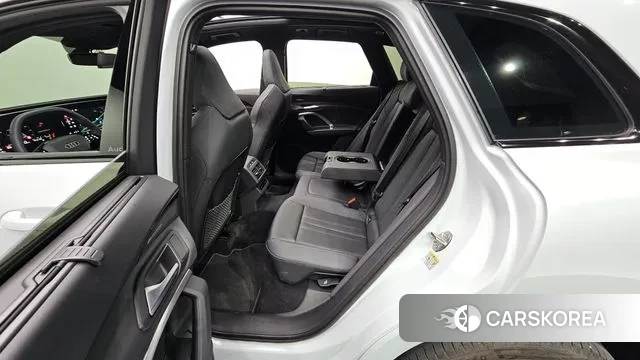 Audi Q5 (80A) 2025 Белый из Кореи, фото 2