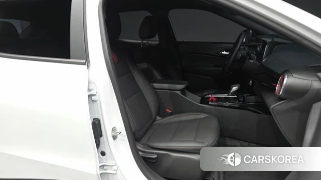 Chevrolet (GM Daewoo) Trax Crossover 2024 Белый из Кореи, фото 2