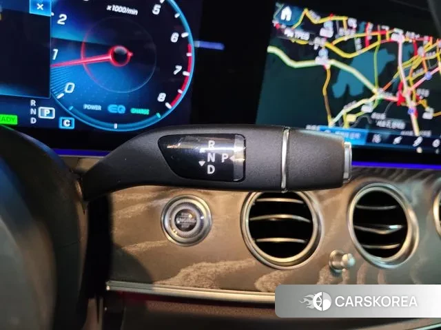 Mercedes-Benz E-Class W213 2023 Черный из Кореи, фото 2