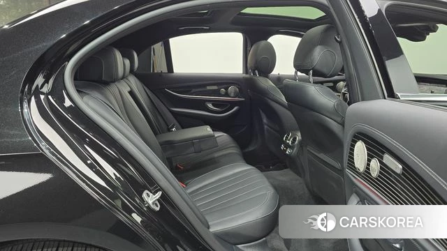 Mercedes-Benz E-Class W213 2021 Черный из Кореи, фото 2