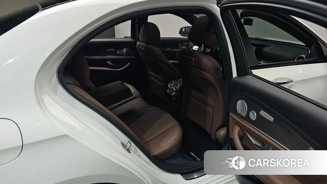 Mercedes-Benz E-Class W213 2019 Белый из Кореи, фото 2