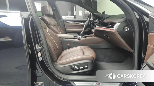 BMW 6 Series GT (G32) 2022 Черный из Кореи, фото 2