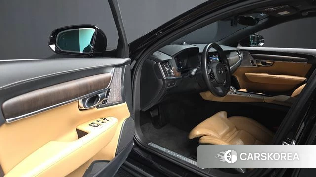 Volvo S90 2022 Черный из Кореи, фото 2