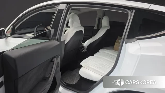 Tesla Model Y 2024 Белый из Кореи, фото 2