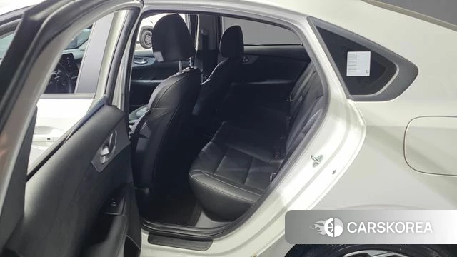 Kia The New K3 2nd generation 2022 Белый из Кореи, фото 2