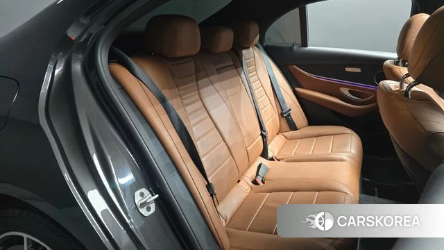 Mercedes-Benz E-Class W213 2021 Серый из Кореи, фото 2