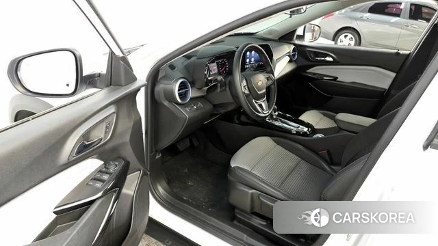 Chevrolet (GM Daewoo) Trax Crossover 2024 Белый из Кореи, фото 2