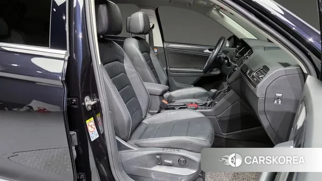 Volkswagen Tiguan second Generation 2020 Черный из Кореи, фото 2