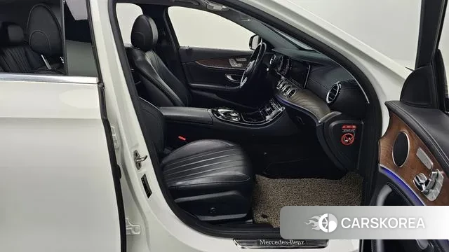 Mercedes-Benz E-Class W213 2019 Белый из Кореи, фото 2