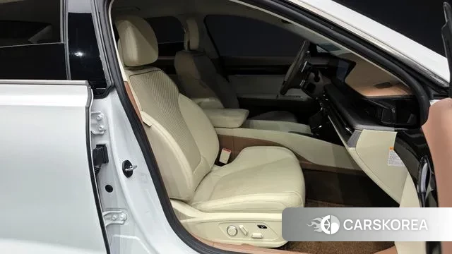 Hyundai Grandeur Hybrid (GN7) 2023 Белый из Кореи, фото 2