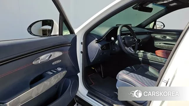 Genesis GV70 2024 Белый из Кореи, фото 2