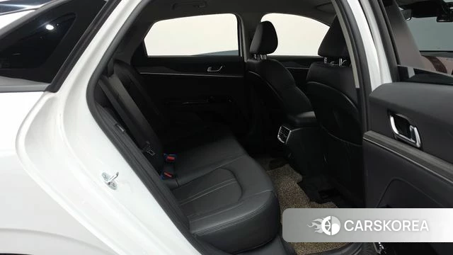 Kia The New K5 3rd generation 2024 Белый из Кореи, фото 2