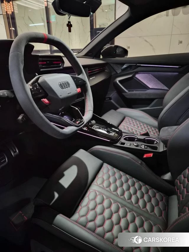 Audi RS3 (8Y) 2026 Черный из Кореи, фото 2