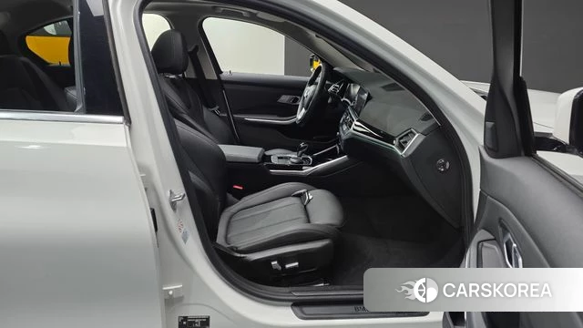 BMW 3 Series (G20) 2022 Белый из Кореи, фото 2