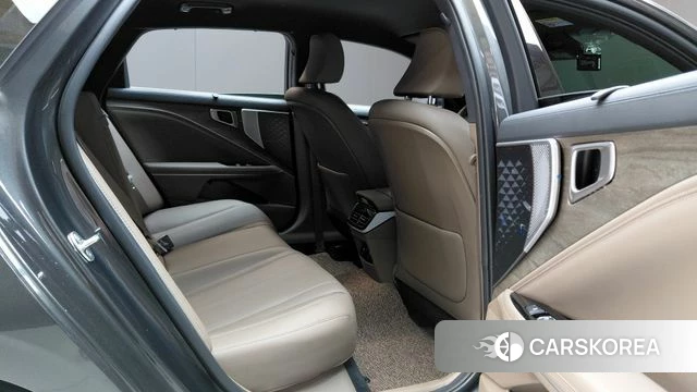 Kia K8 2024 Серый из Кореи, фото 2