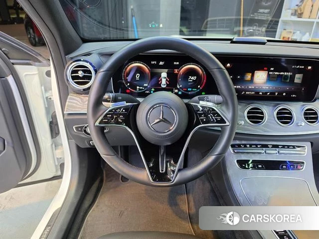 Mercedes-Benz E-Class W213 2022 Белый из Кореи, фото 2