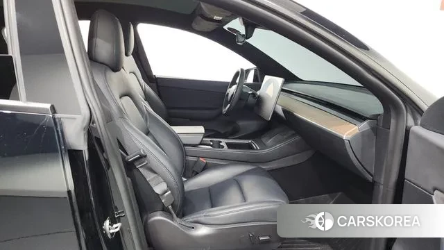 Tesla Model Y 2022 Черный из Кореи, фото 2