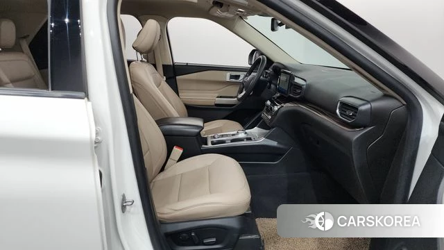 Ford Explorer 6th Generation 2021 Белый из Кореи, фото 2