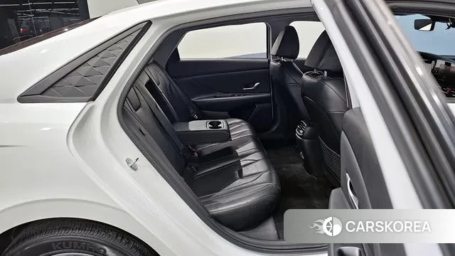 Hyundai The New Avante (CN7) 2023 Белый из Кореи, фото 2