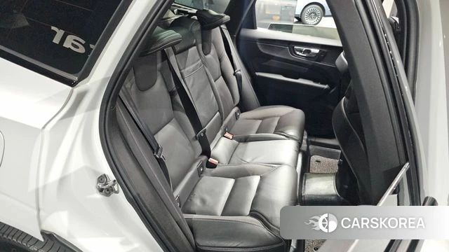 Volvo XC60 second Generation 2020 Белый из Кореи, фото 2