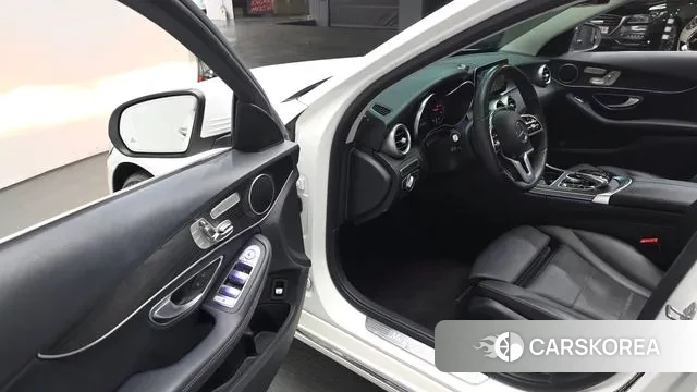 Mercedes-Benz C-Class W205 2018 Белый из Кореи, фото 2