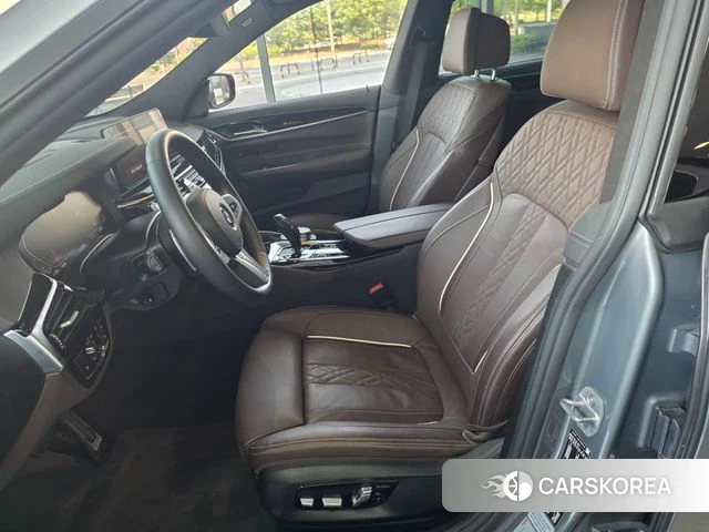 BMW 6 Series GT (G32) 2024 Серебристо-серый из Кореи, фото 2