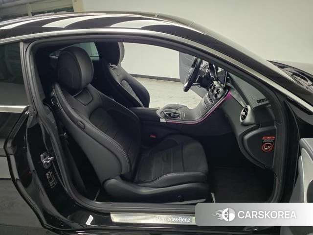 Mercedes-Benz C-Class W205 2023 Черный из Кореи, фото 2